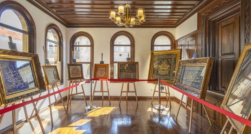 “Tarihin Akışında Meşhur Hattatlar” sergisi Bursa’da ziyarete açıldı