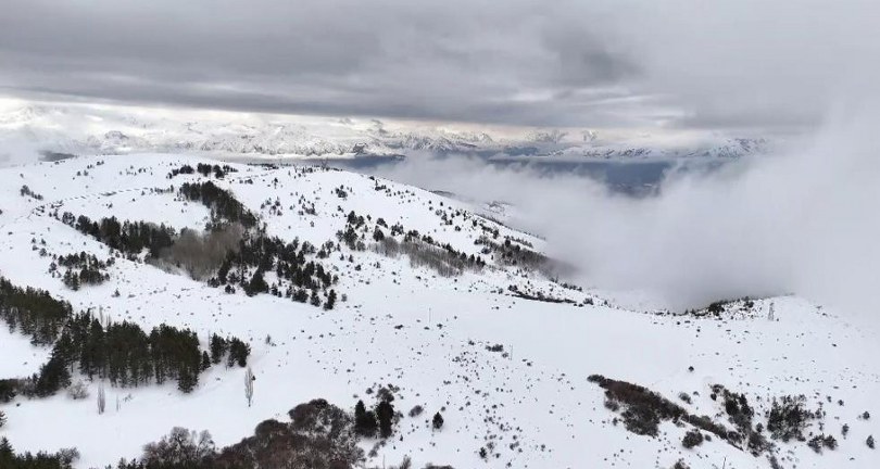 Bayburt’un yüksek kesimleri karla kaplandı