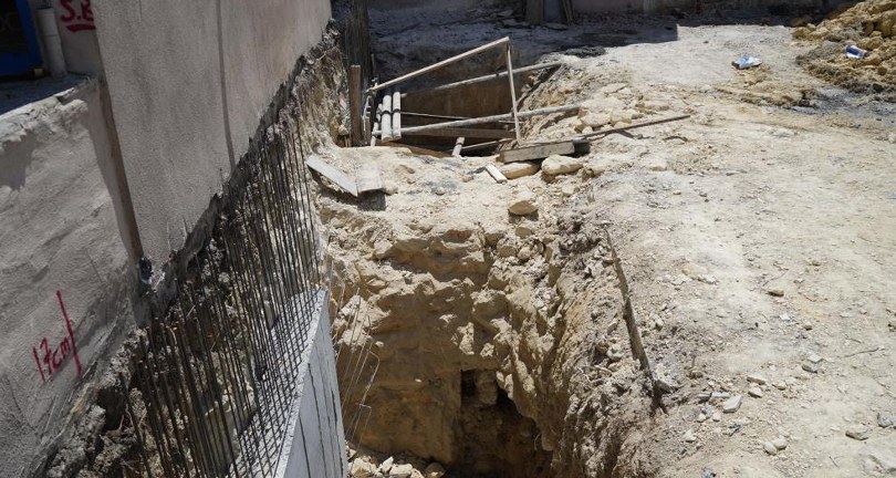 inşaat çalışması sırasında mağara ve kanal bulundu