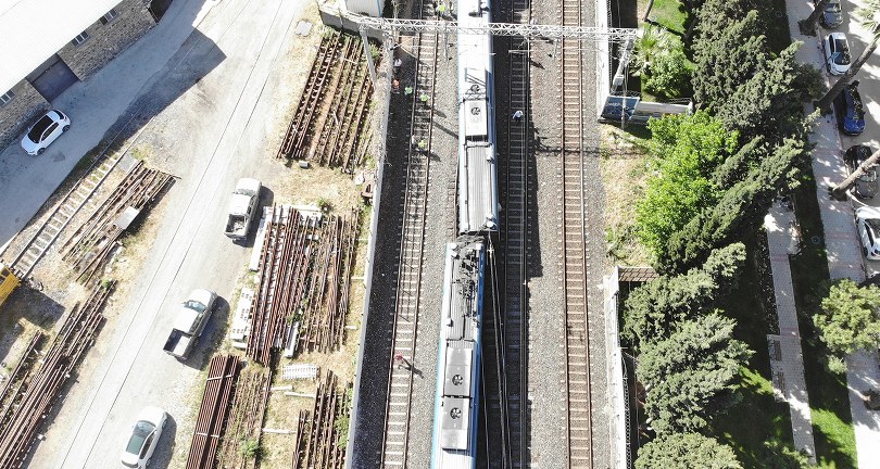 İZBAN raydan çıktı, yolcular tahliye edildi