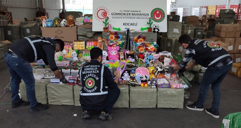 Gümrük muhafaza ekipleri Mersin ve Kocaeli’de rekor yakalamalara imza attı