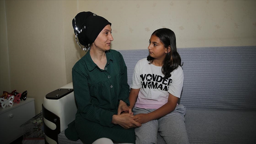 Sahipsiz köpeklerin saldırısıyla yaralanan Hiranur tek başına dışarı çıkmaya korkuyor