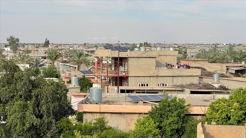Kerkük’ün ilk ve tek güneş enerjisi sistemine sahip Lezzage köyü, kendi elektriğini üretiyor