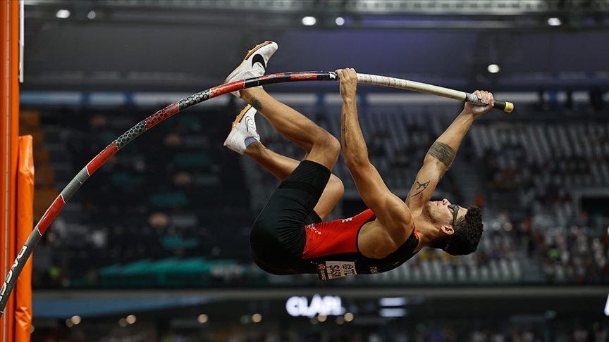 Milli atlet Ersu Şaşma, Almanya’daki yarışmada birinci oldu