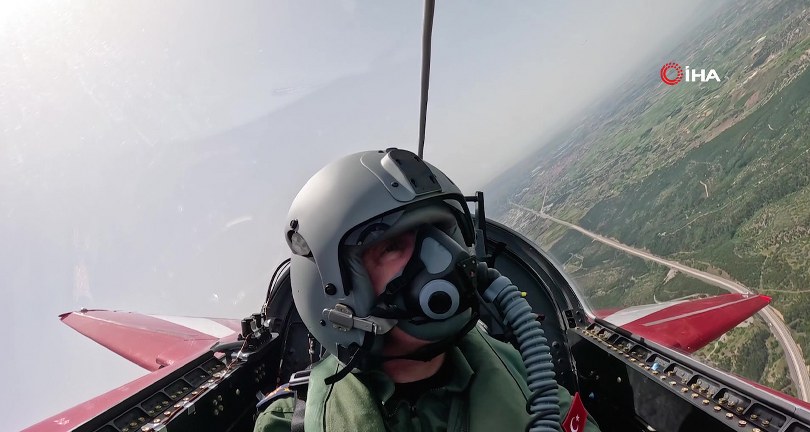 Hava Kuvvetleri Komutanı Orgeneral Kadıoğlu HÜRJET ile uçuş gerçekleştirdi