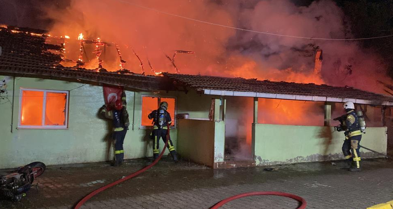 Annesi içerideyken evi ateş vermişti, tutuklandı