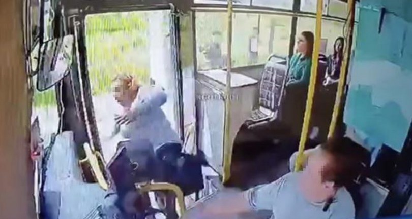 Otobüsün kapısını açık bıraktığı için kadının ölümüne neden olan sürücüden inanılmaz savunma
