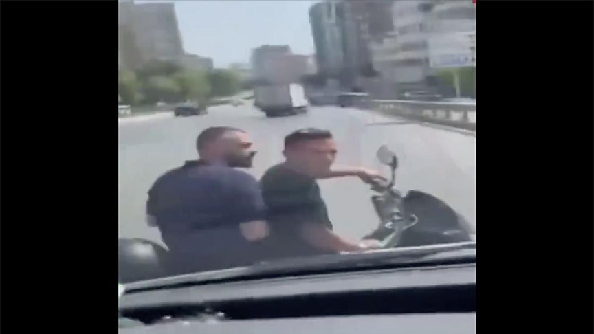 Bakan Koca’dan, İstanbul’da hasta taşıyan ambulansın önünün kesilmesine ilişkin paylaşım