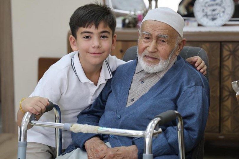 108 yaşındaki Kadir dede “Türkçe ezan” baskısını anlattı