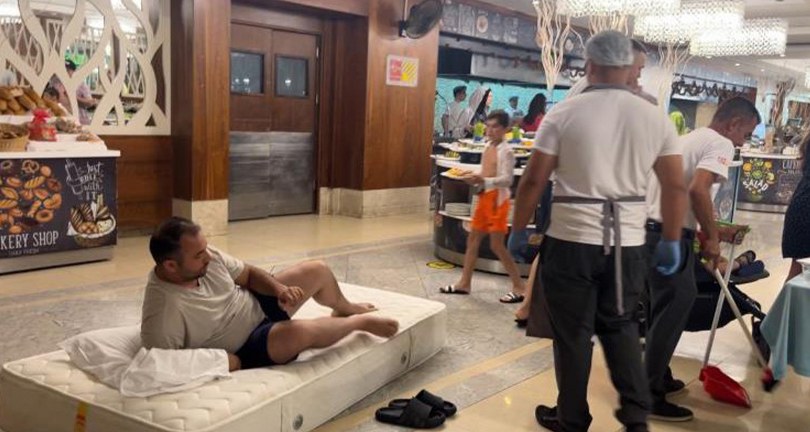 Odasında kliması bozulan 5 yıldızlı otel müşterisinden görülmemiş protesto