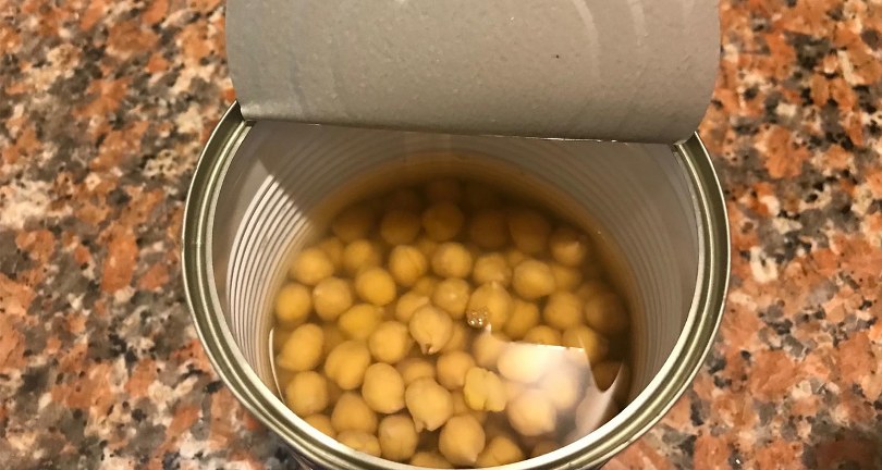 Çocuğunuza konserve kutu gıdaları verirken dikkatli olun