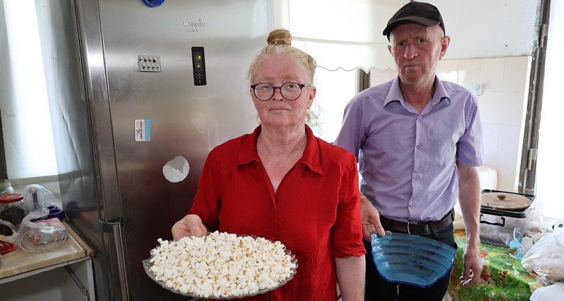 Cezaevindeki albino kardeşlerin evine giren hırsızlar altınları çalıp evi darmadağın etti