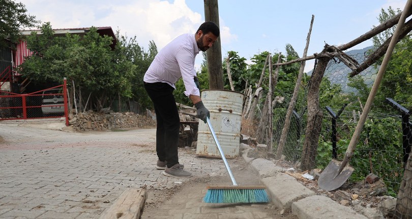 Adana’nın Feke İlçesinde Genç İmamın Etkinlikleri Büyük Takdir Topluyor