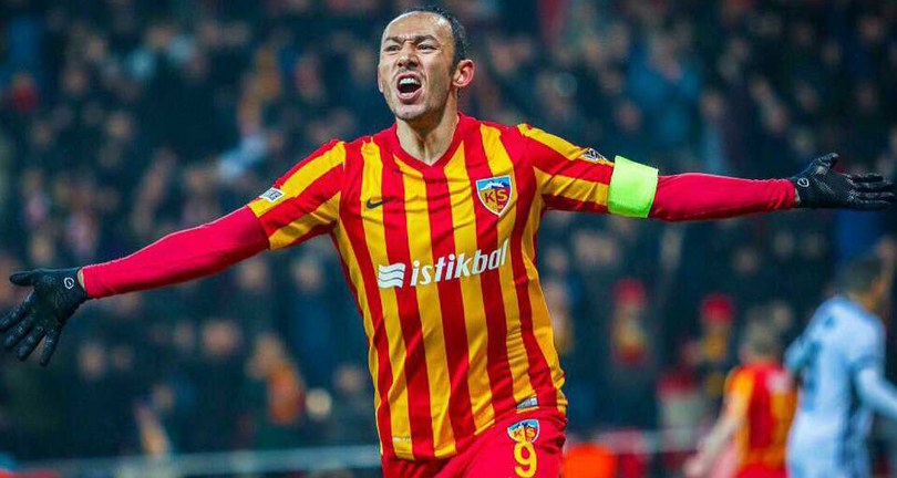 Umut Bulut Aktif Futbol Kariyerine Nokta Koydu