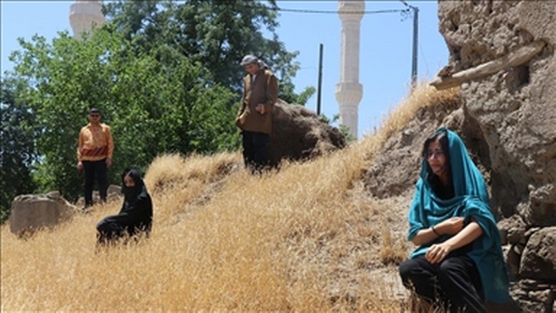 İsrail’in zulmünü köy köy gezerek tiyatroyla anlatıyorlar