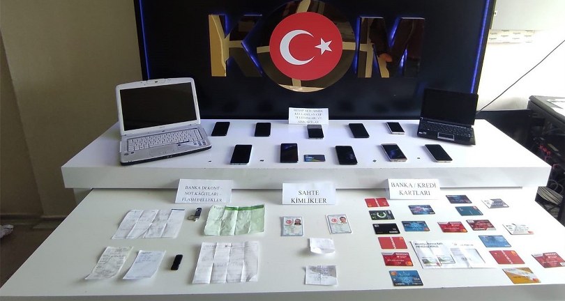 Sosyal Medyada İşsiz Gençleri Hedef Alan Dolandırıcılar Milyonlarca Kişiyi Mağdur Ediyor