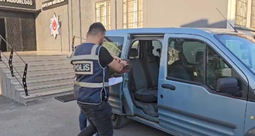 32 yıl aranaması olan zanlı, gece kulubünde yakalandı