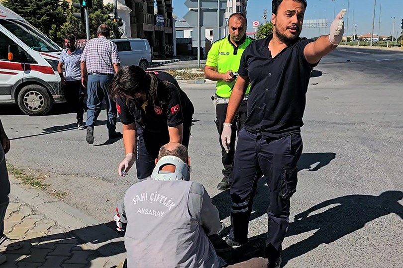 Sağlık görevlisi yaralıyı bırakıp “Çekim yapıyor” diye gazeteciyi polise şikayet etti