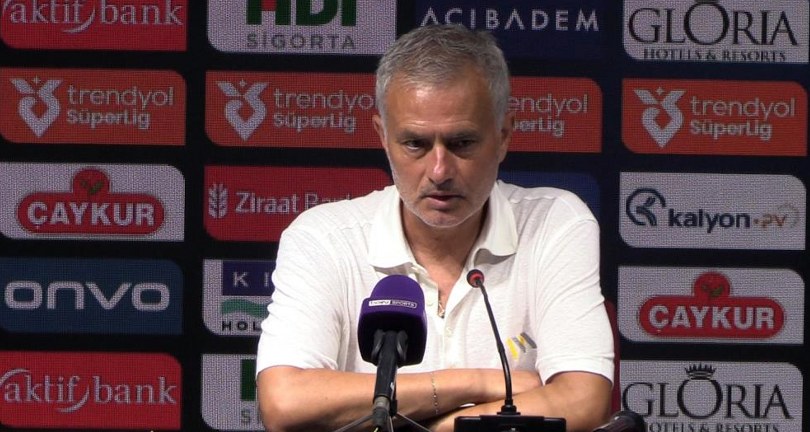 Jose Mourinho: “Bugün biz onları iyi değilmiş gibi gösterdik ama aslında iyi bir takım”