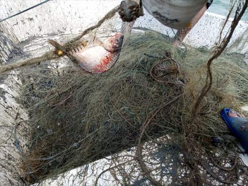 Kastamonu’da baraj gölünden 2 bin metre uzunluğunda “hayalet ağ” çıkarıldı