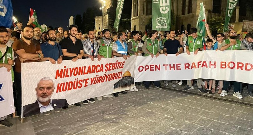 Haniye’ye düzenlenen suikast yürüyüşle protesto edildi