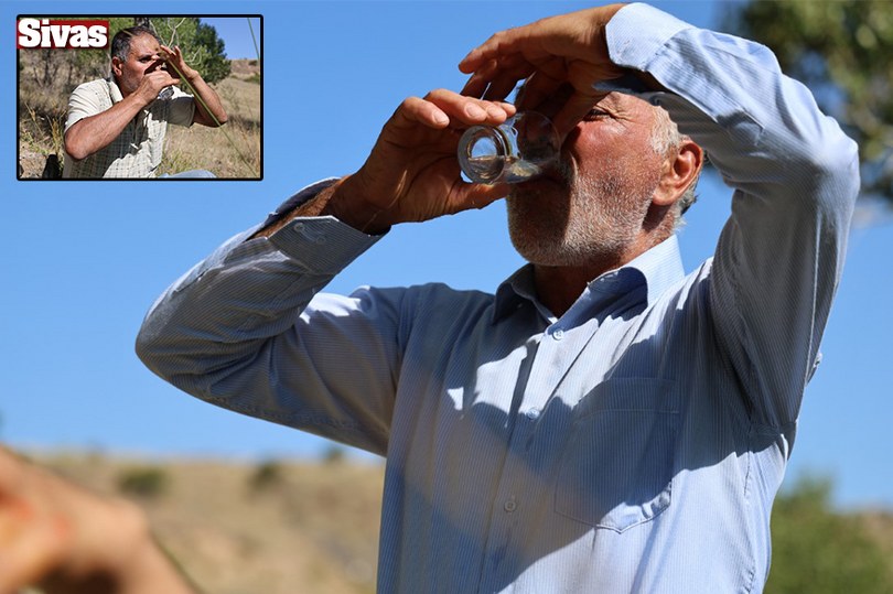 Dayanılmaz kokusuna rağmen şifa bulmak için kana kana içiyorlar