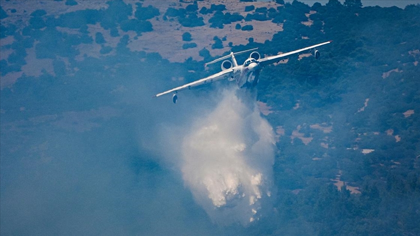 Orman yangınlarını söndürme çalışmaları devam ediyor