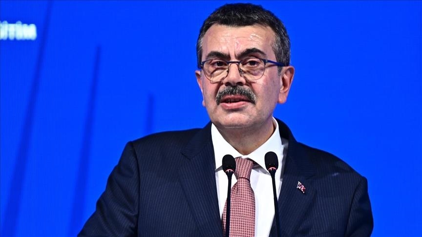 Tekin’den, Roblox ve Instagram açıklaması