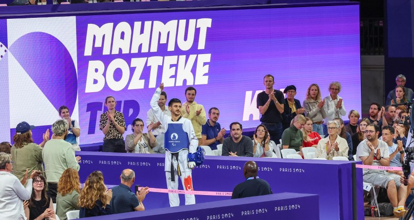 Paris Paralimpik Oyunları’nda Mahmut Bozteke’den altın madalya