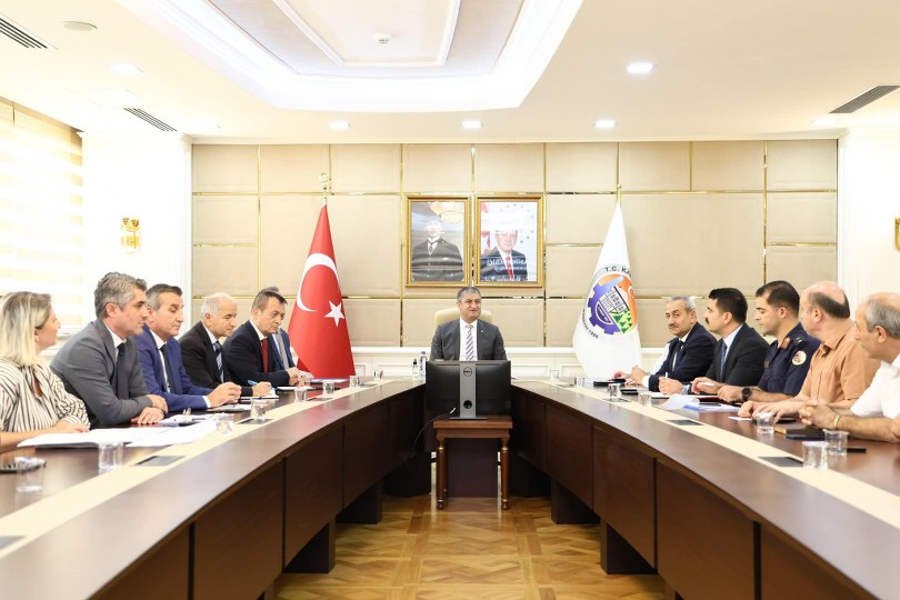 Vali Yavuz, Muhtarlarla Bir Araya Geldi