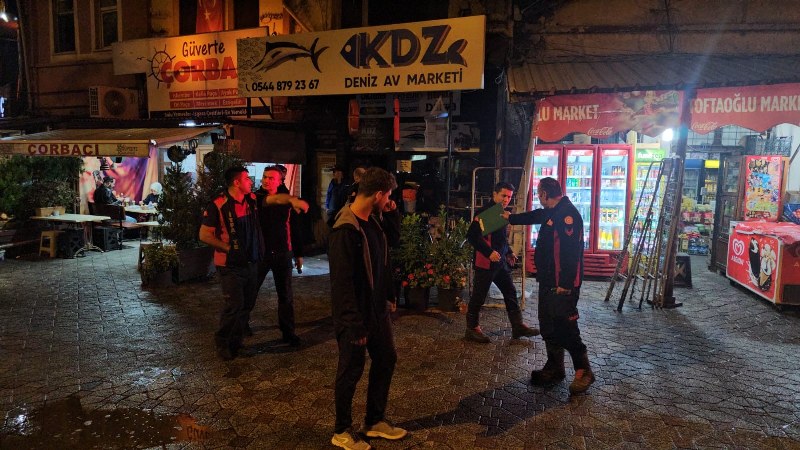 Av malzemeleri dükkanında yangın çıktı