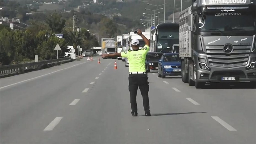 Bakan Yerlikaya, Trafik Denetim Raporunu Paylaştı