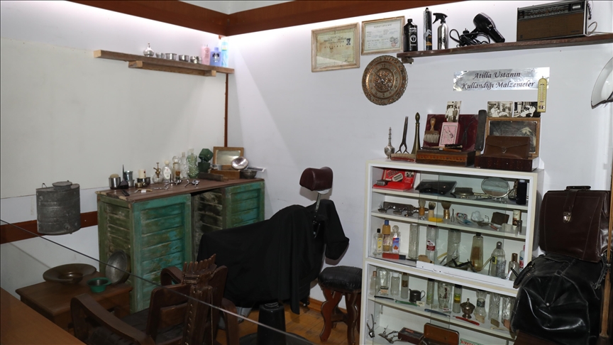 Son tıraşını yaparak mesleğe veda etti