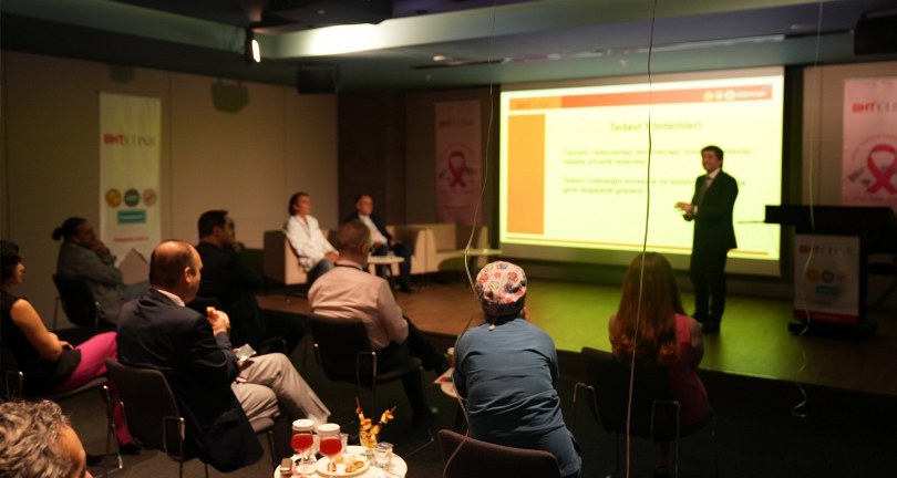 “Meme kanseri el ile fark edilene kadar tümör büyümüş oluyor, düzenli kontrole gidin”