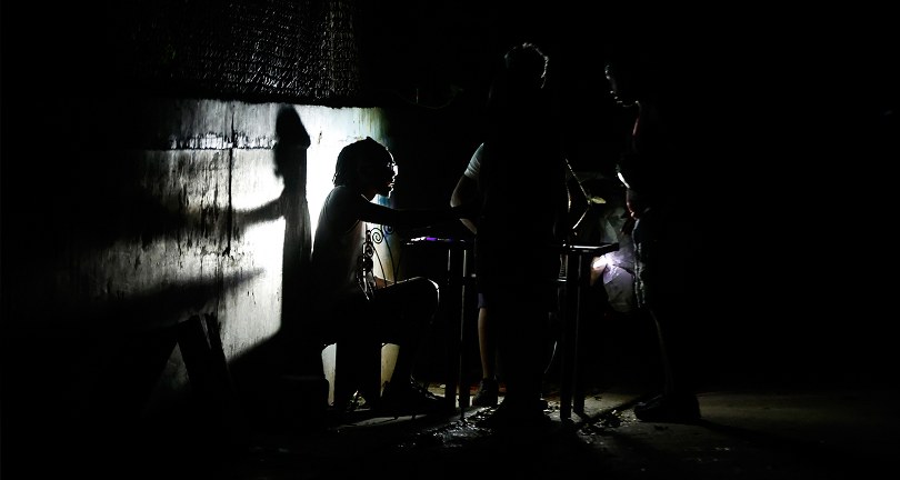 Günlerdir karanlığa gömülen Küba’yı bu kez tropik fırtına vurdu