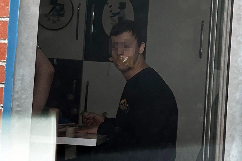 Down sendromlu öğrencinin ağzının bantlandığı fotoğrafa inceleme başlatıldı