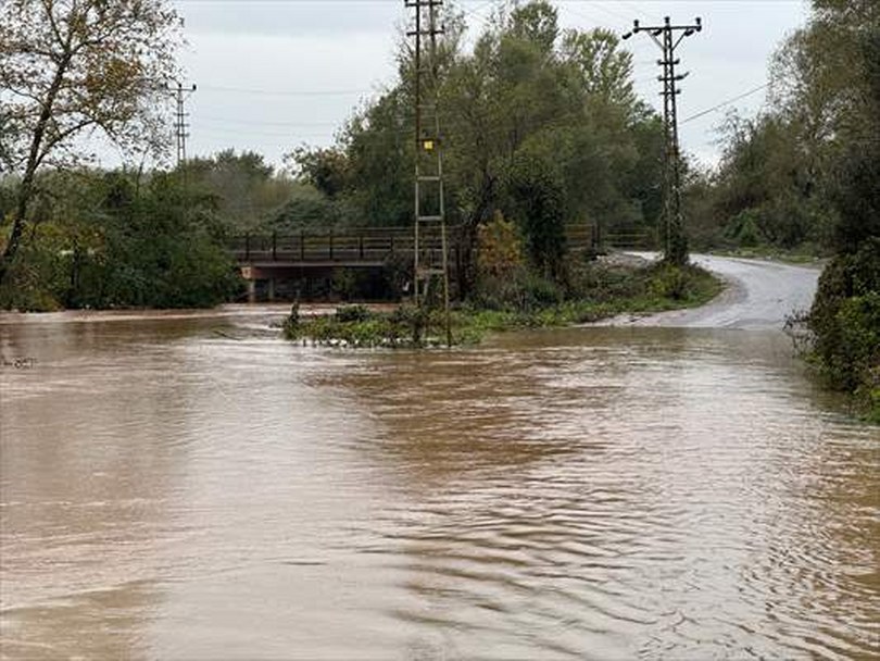 Bartın’da sağanak nedeniyle 7 köy yolu ulaşıma kapandı