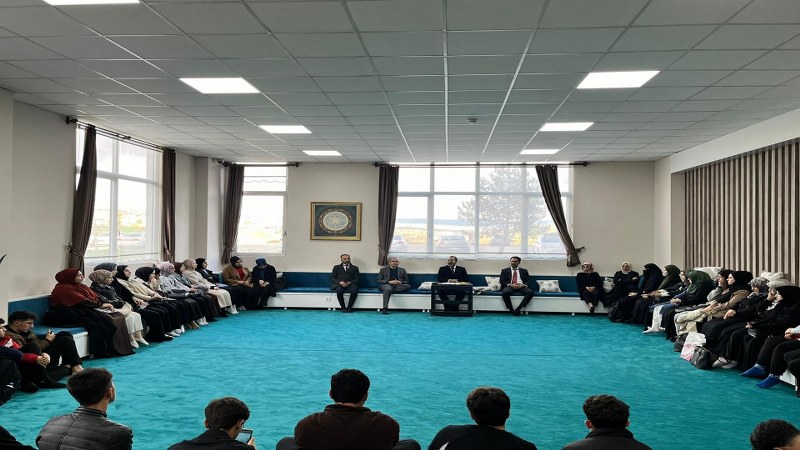 Yazar Zeki Bulduk KBÜ’de Öğrencilerle Bir Araya Geldi