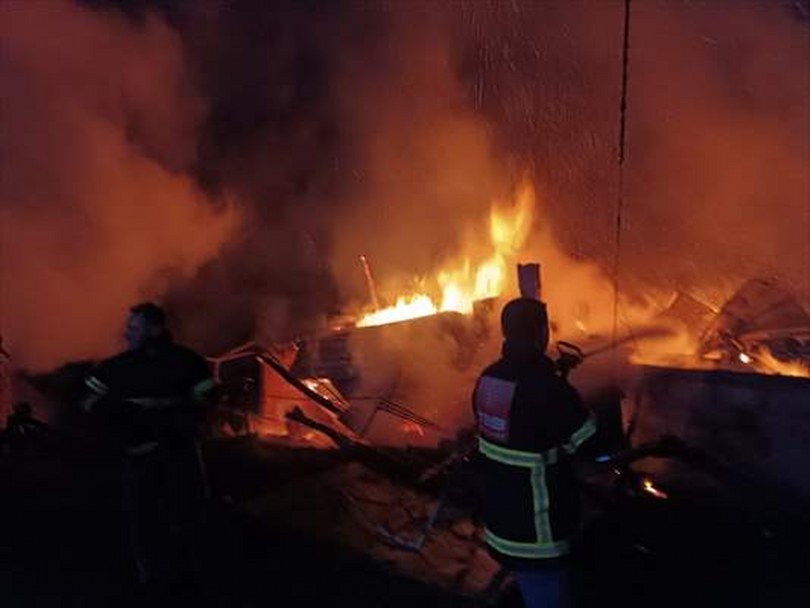 Çatalzeytin’de iki katlı ev yandı