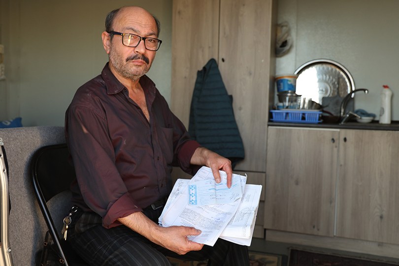 Sazan sarmalı yöntemiyle otomobilini kaptırdı