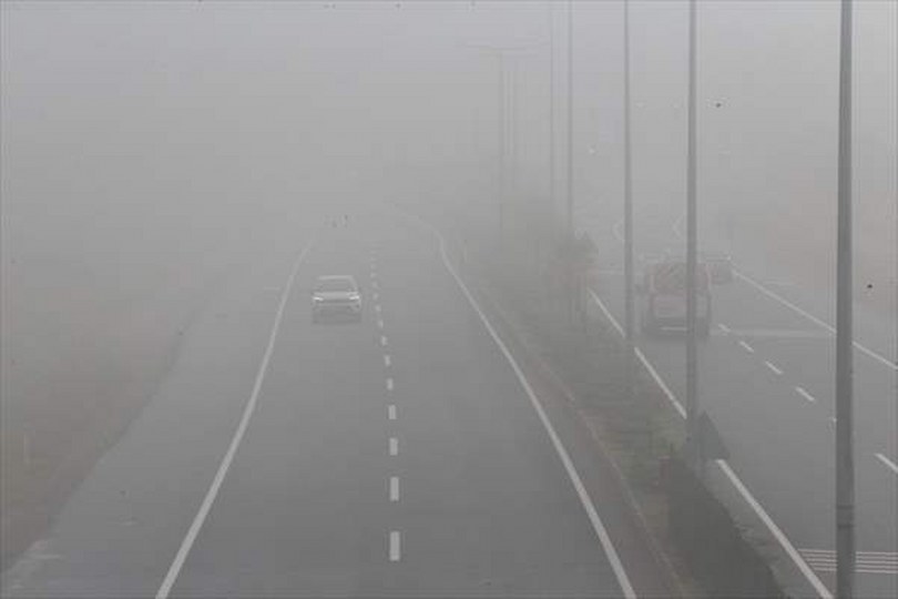 Anadolu Otoyolu’nda sis görüş mesafesini düşürdü