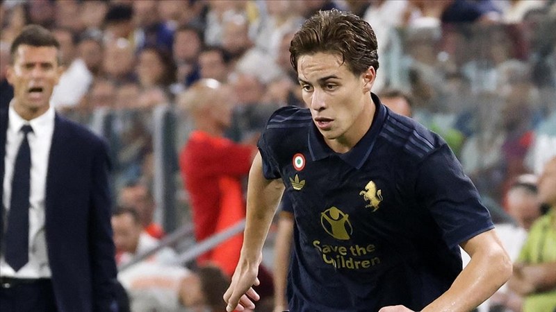 Milli futbolcu Kenan Yıldız, ayın oyuncusu seçildi