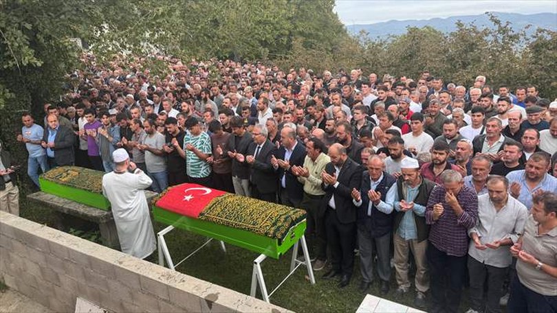 Küba’da tersanedeki gemide meydana gelen patlamada ölen işçiler Zonguldak’ta defnedildi