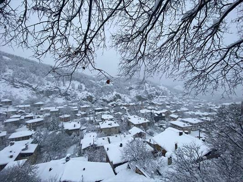 Mudurnu’da kar kalınlığı 50 santimetreye ulaştı