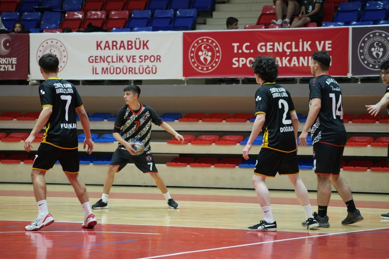 Hentbol İl Birinciliği Maçları Sona Erdi