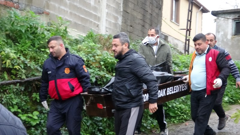 Yaşlı Adam Yanarak Can Verdi