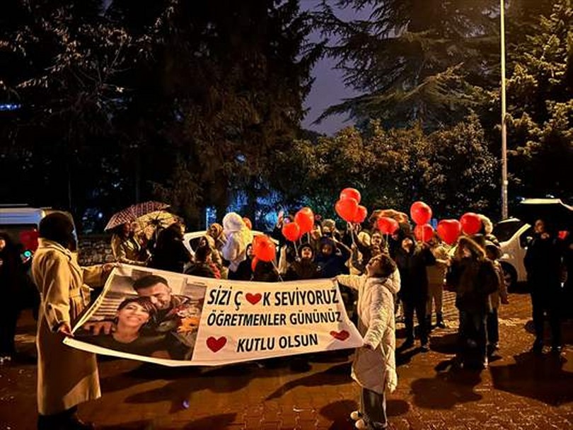 Kastamonu’da Öğretmenler Günü Pankartlarla Kutlandı