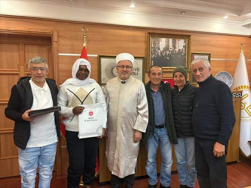 Kolombiya vatandaşı Paola Andrea, Bolu’da Müslüman oldu.