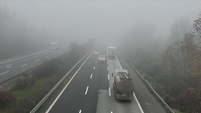 Anadolu Otoyolu yolunda sis ulaşımı aksattı