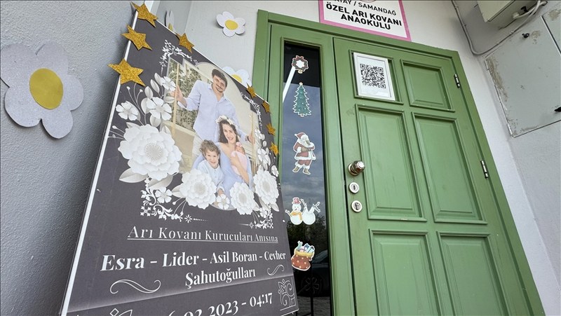 Esra öğretmenin anaokulu hayalini kardeşi yaşatıyor